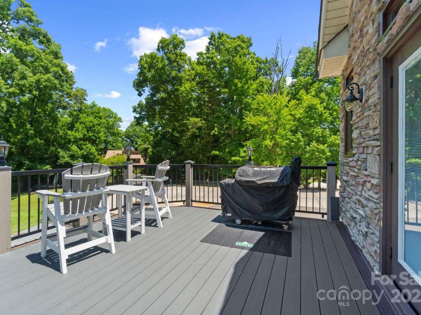 313 Sunset View Court, York, SC 29745.  MLS# CAR4274694, YatesRealty ID 27055. 