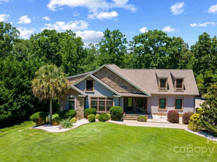 313 Sunset View Court, York, SC 29745.  MLS# CAR4274694, YatesRealty ID 27055. 