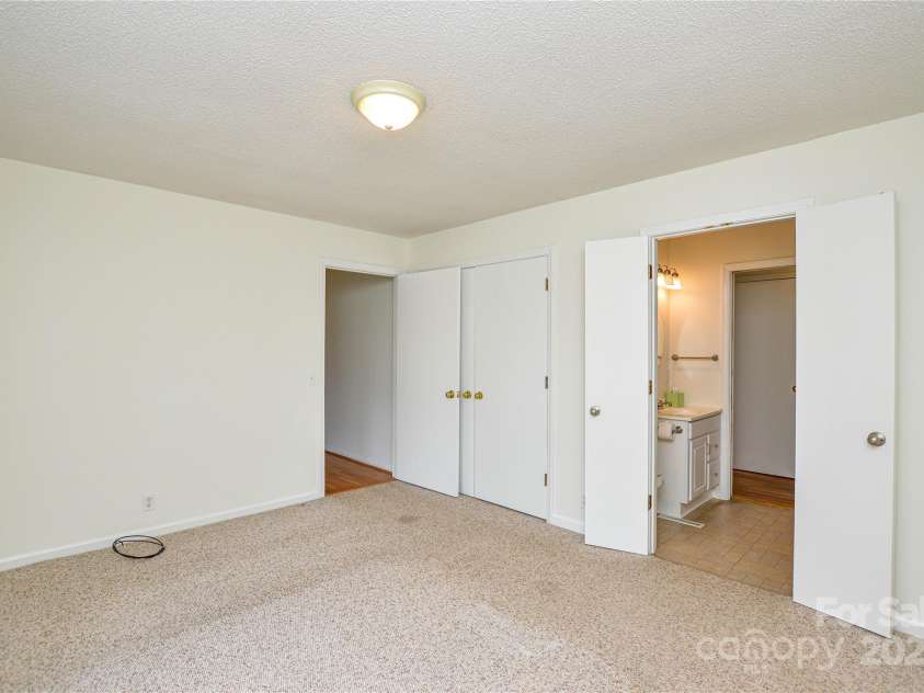 2500 Judith Avenue, Gastonia, NC 28054.  MLS# CAR4282124, YatesRealty ID 27057. 