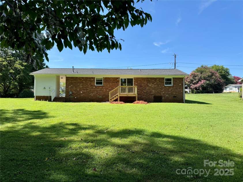 2500 Judith Avenue, Gastonia, NC 28054.  MLS# CAR4282124, YatesRealty ID 27057. 