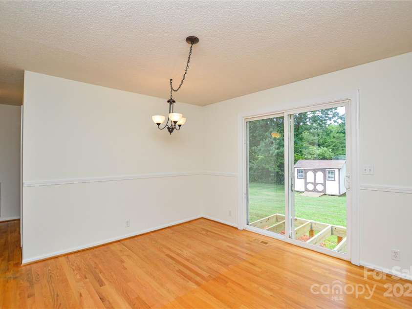 2500 Judith Avenue, Gastonia, NC 28054.  MLS# CAR4282124, YatesRealty ID 27057. Dining area