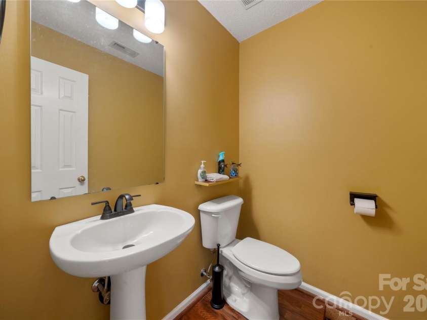 8411 Red Cypress Court, Charlotte, NC 28216.  MLS# CAR4387318, YatesRealty ID 27057. 