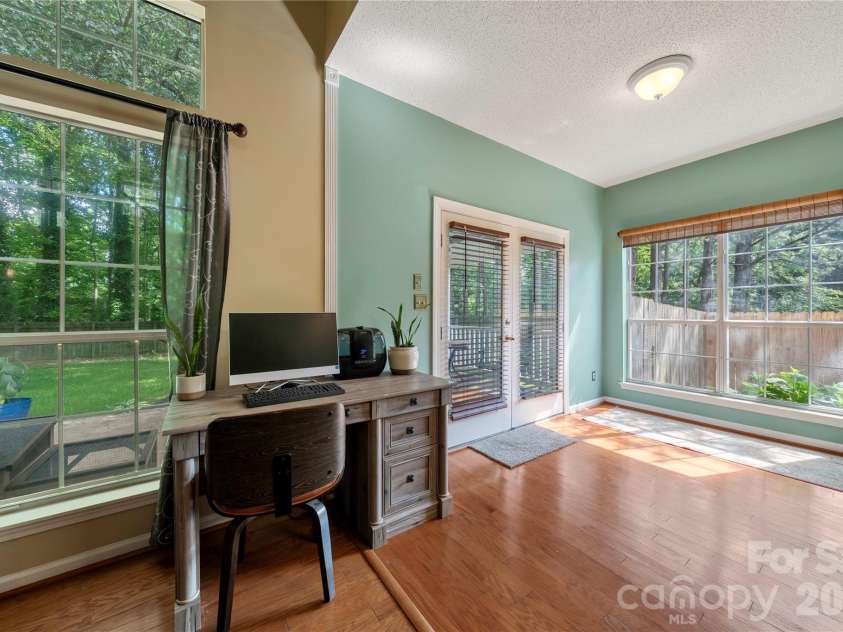 8411 Red Cypress Court, Charlotte, NC 28216.  MLS# CAR4387318, YatesRealty ID 27057. 