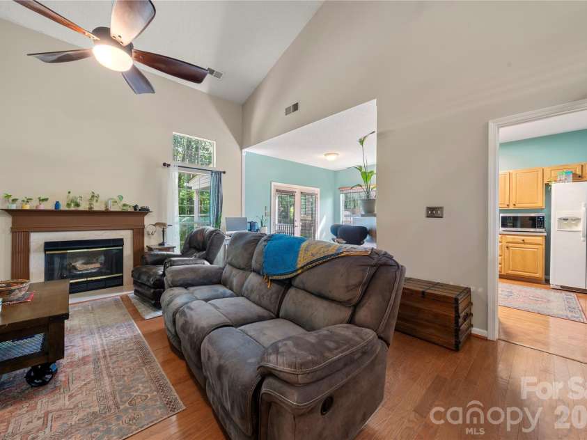 8411 Red Cypress Court, Charlotte, NC 28216.  MLS# CAR4387318, YatesRealty ID 27057. 