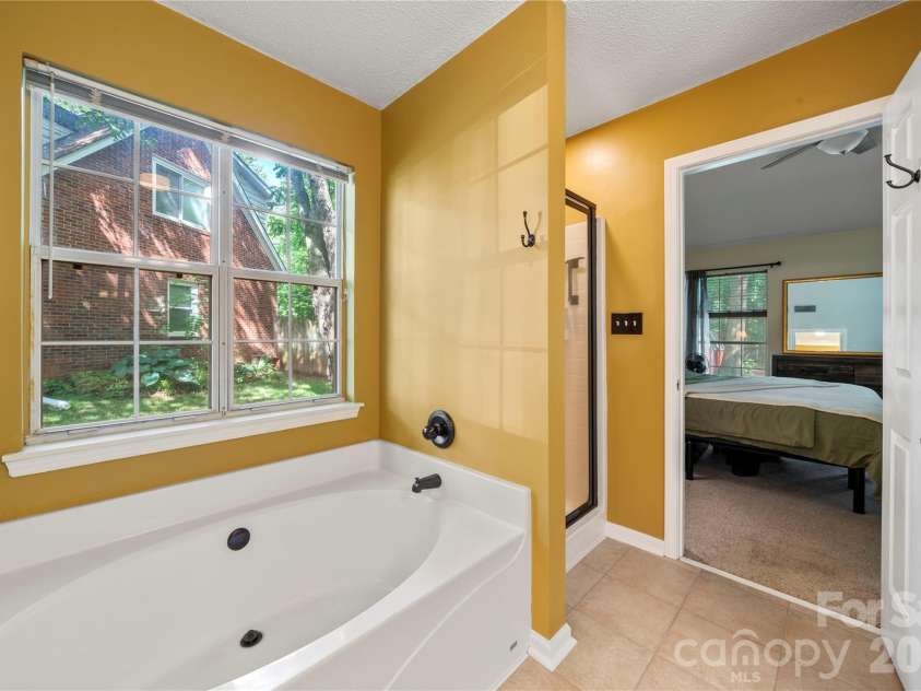 8411 Red Cypress Court, Charlotte, NC 28216.  MLS# CAR4387318, YatesRealty ID 27057. 