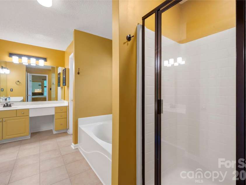 8411 Red Cypress Court, Charlotte, NC 28216.  MLS# CAR4387318, YatesRealty ID 27057. 
