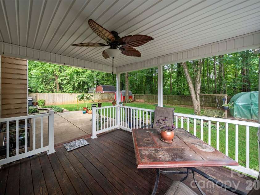 8411 Red Cypress Court, Charlotte, NC 28216.  MLS# CAR4387318, YatesRealty ID 27057. 