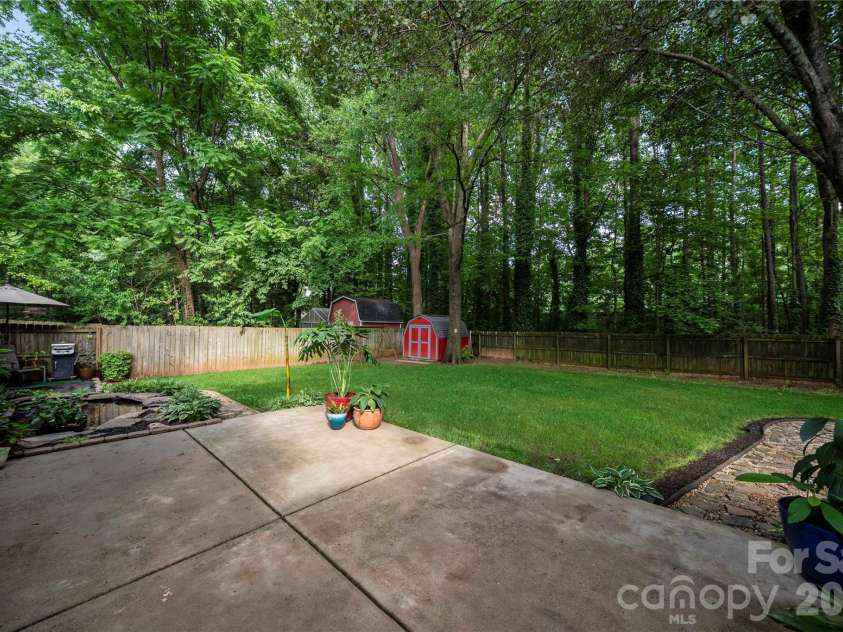 8411 Red Cypress Court, Charlotte, NC 28216.  MLS# CAR4387318, YatesRealty ID 27057. 