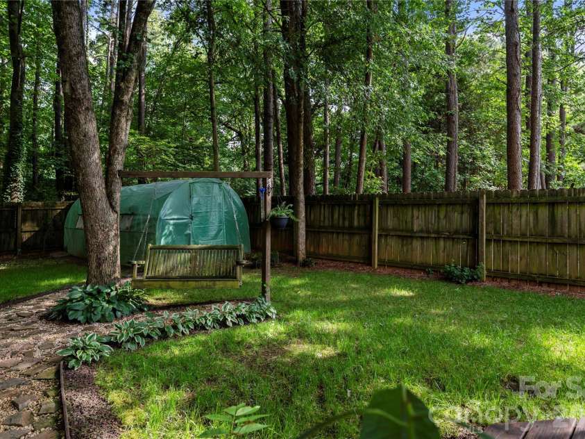 8411 Red Cypress Court, Charlotte, NC 28216.  MLS# CAR4387318, YatesRealty ID 27057. 