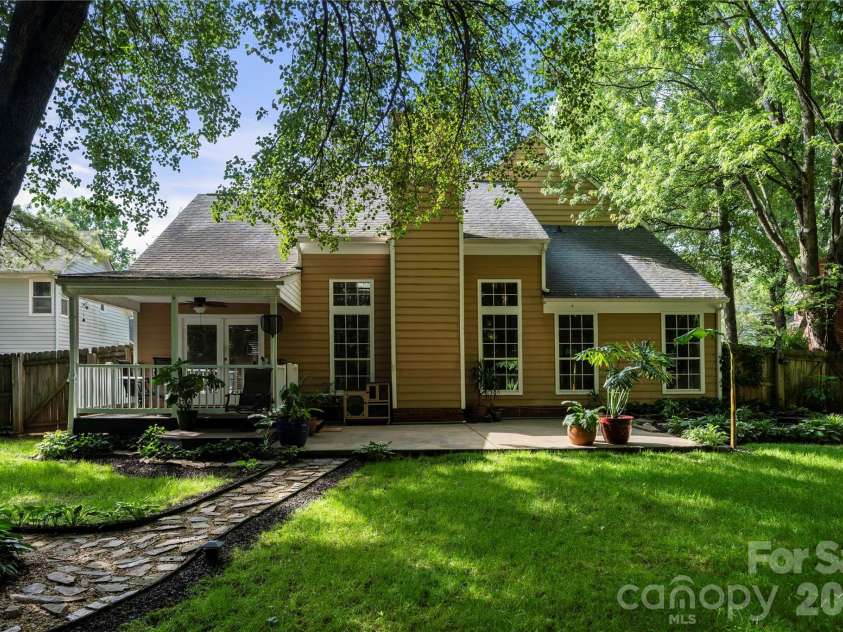8411 Red Cypress Court, Charlotte, NC 28216.  MLS# CAR4387318, YatesRealty ID 27057. 