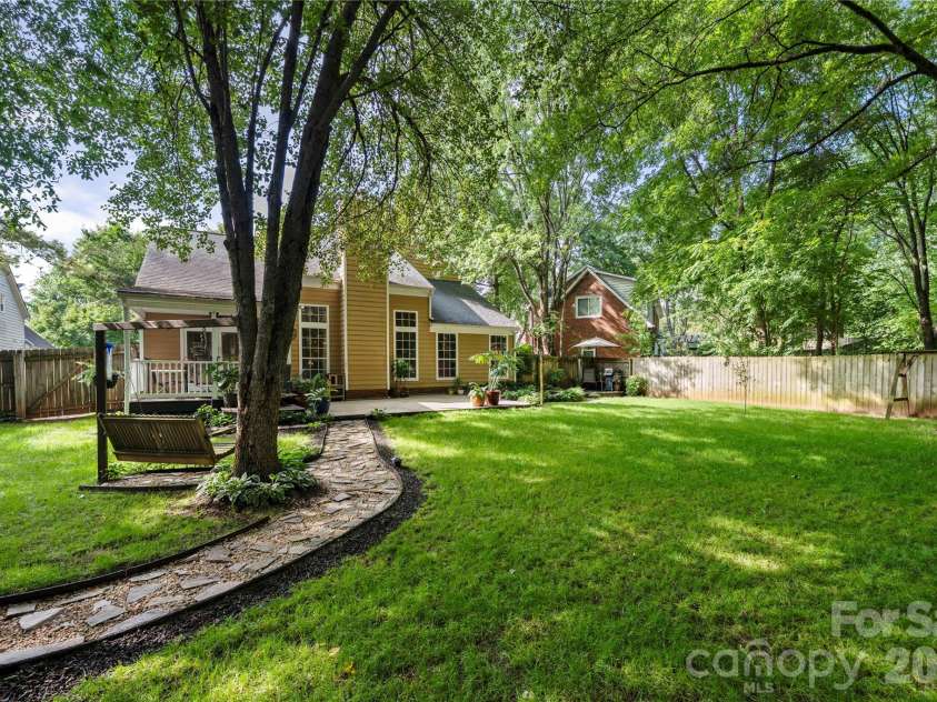 8411 Red Cypress Court, Charlotte, NC 28216.  MLS# CAR4387318, YatesRealty ID 27057. 