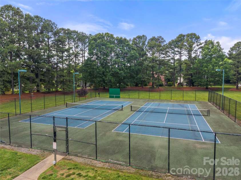 8411 Red Cypress Court, Charlotte, NC 28216.  MLS# CAR4387318, YatesRealty ID 27057. 