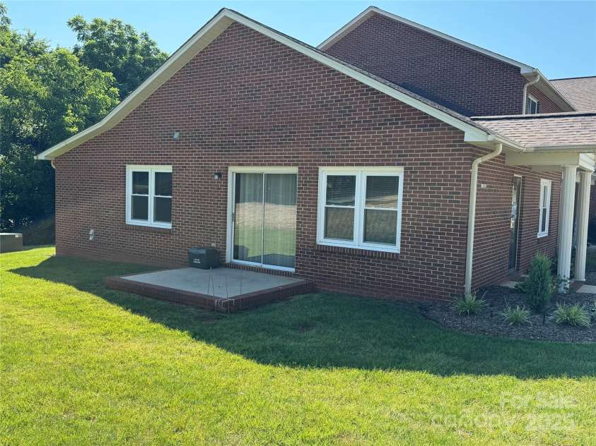 102 Brandywine Drive, Converse, NC 28613.  MLS# CAR4282058, YatesRealty ID 27058. 