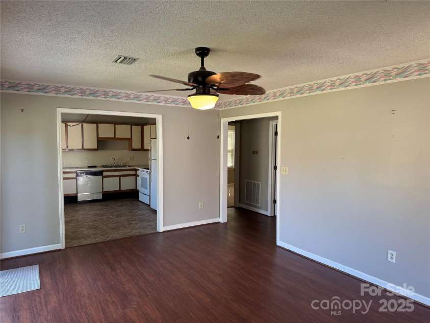 102 Brandywine Drive, Converse, NC 28613.  MLS# CAR4282058, YatesRealty ID 27058. 