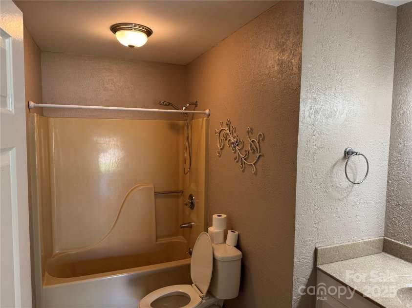 102 Brandywine Drive, Converse, NC 28613.  MLS# CAR4282058, YatesRealty ID 27058. 