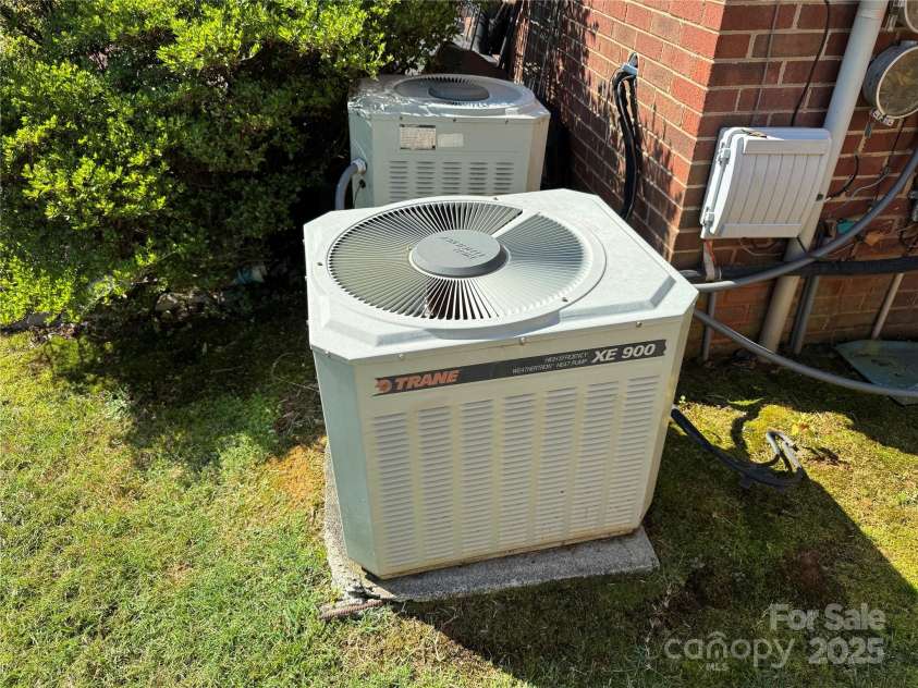 102 Brandywine Drive, Converse, NC 28613.  MLS# CAR4282058, YatesRealty ID 27058. 