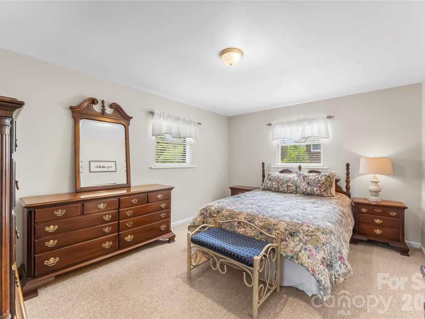 1573 11th Street, Hickory, NC 28601.  MLS# CAR4376543, YatesRealty ID 27058. 