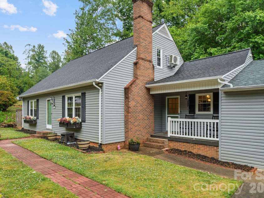 1014 Bramblewood Court, Lenoir, NC 28645.  MLS# CAR4385707, YatesRealty ID 27059. 