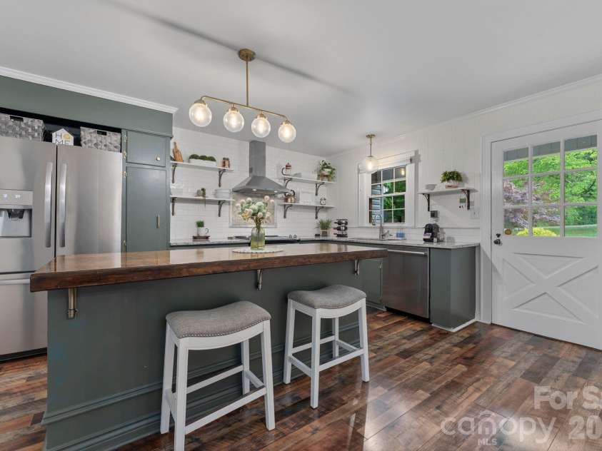 1014 Bramblewood Court, Lenoir, NC 28645.  MLS# CAR4385707, YatesRealty ID 27059. 