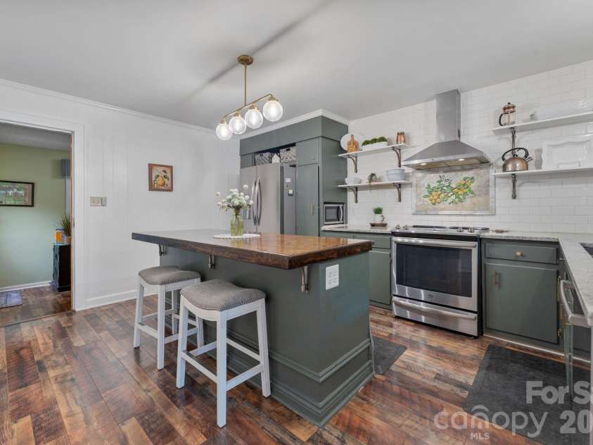 1014 Bramblewood Court, Lenoir, NC 28645.  MLS# CAR4385707, YatesRealty ID 27059. 