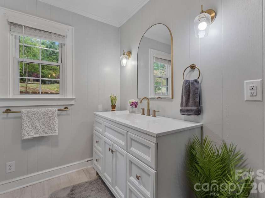 1014 Bramblewood Court, Lenoir, NC 28645.  MLS# CAR4385707, YatesRealty ID 27059. 
