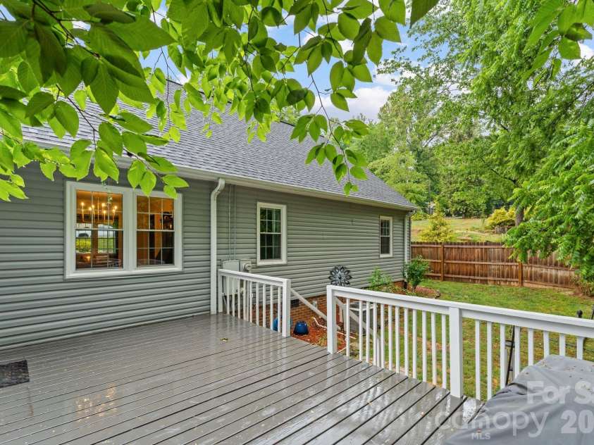 1014 Bramblewood Court, Lenoir, NC 28645.  MLS# CAR4385707, YatesRealty ID 27059. 