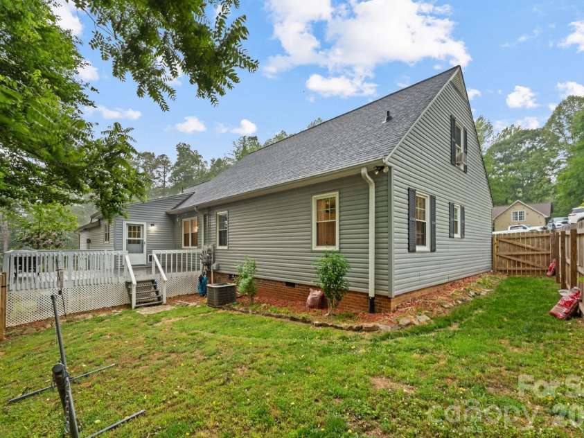 1014 Bramblewood Court, Lenoir, NC 28645.  MLS# CAR4385707, YatesRealty ID 27059. 