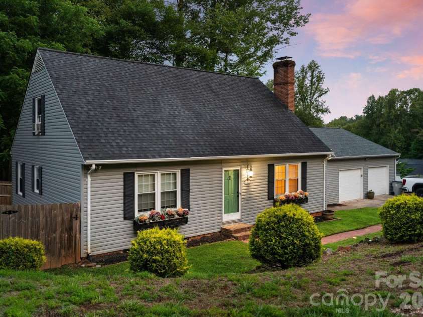 1014 Bramblewood Court, Lenoir, NC 28645.  MLS# CAR4385707, YatesRealty ID 27059. 