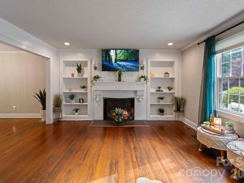 1014 Bramblewood Court, Lenoir, NC 28645.  MLS# CAR4385707, YatesRealty ID 27059. 