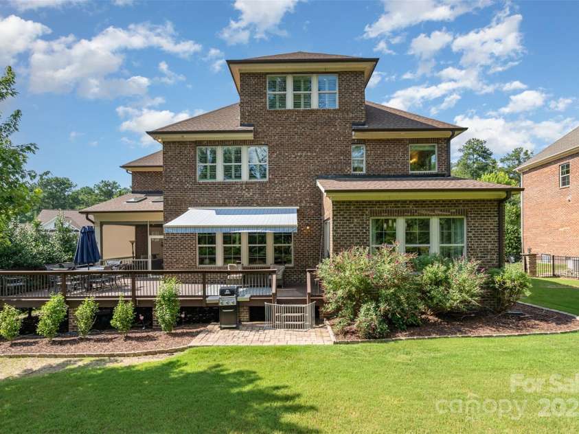 18001 Pawleys Plantation Lane, Charlotte, NC 28278.  MLS# CAR4278804, YatesRealty ID 27059. 