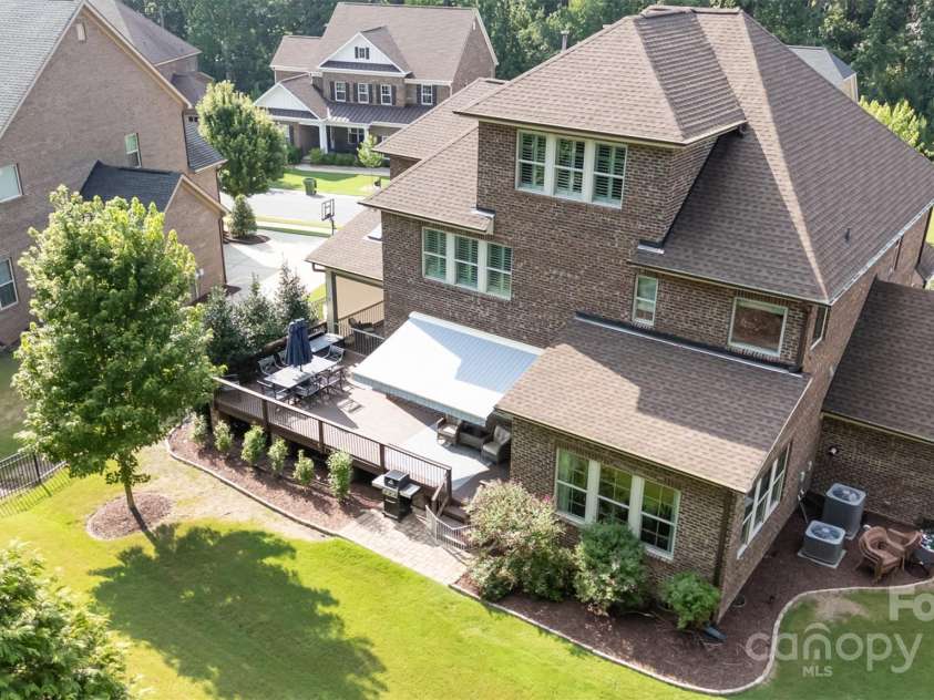 18001 Pawleys Plantation Lane, Charlotte, NC 28278.  MLS# CAR4278804, YatesRealty ID 27059. 