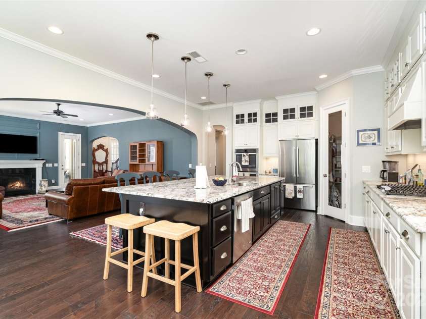 18001 Pawleys Plantation Lane, Charlotte, NC 28278.  MLS# CAR4278804, YatesRealty ID 27059. 