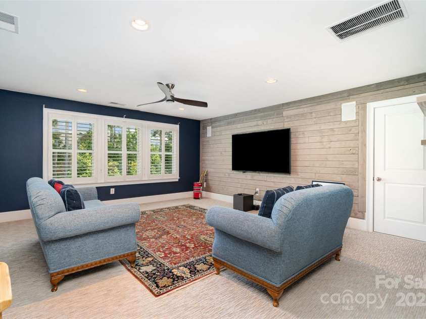 18001 Pawleys Plantation Lane, Charlotte, NC 28278.  MLS# CAR4278804, YatesRealty ID 27059. 