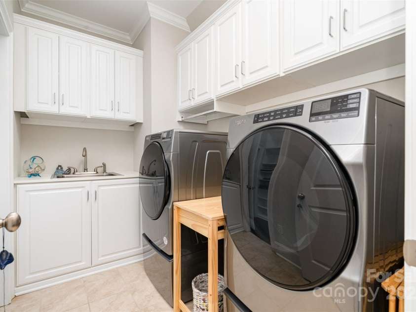 18001 Pawleys Plantation Lane, Charlotte, NC 28278.  MLS# CAR4278804, YatesRealty ID 27059. 