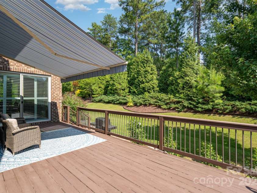 18001 Pawleys Plantation Lane, Charlotte, NC 28278.  MLS# CAR4278804, YatesRealty ID 27059. 