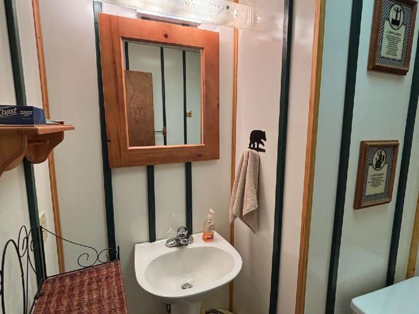 408 Dora Lane, Bakersville, NC 28705.  MLS# CAR4311694, YatesRealty ID 2706. Basement/bath