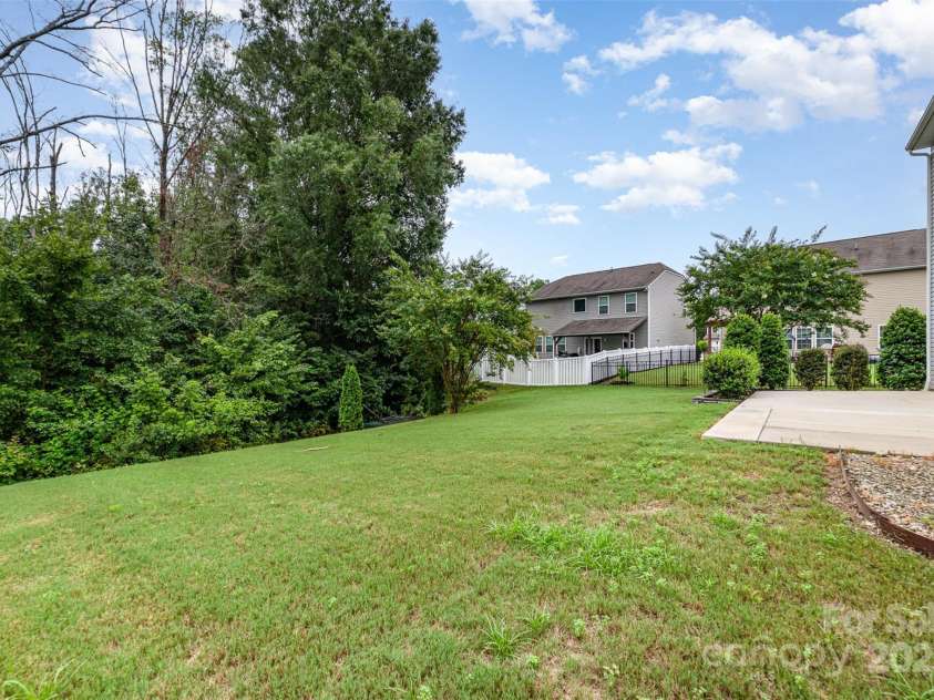 1319 Bridgeford Drive, Huntersville, NC 28078.  MLS# CAR4280726, YatesRealty ID 27060. 