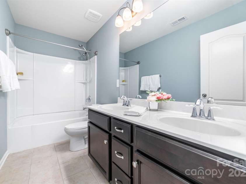 1319 Bridgeford Drive, Huntersville, NC 28078.  MLS# CAR4311943, YatesRealty ID 27060. 