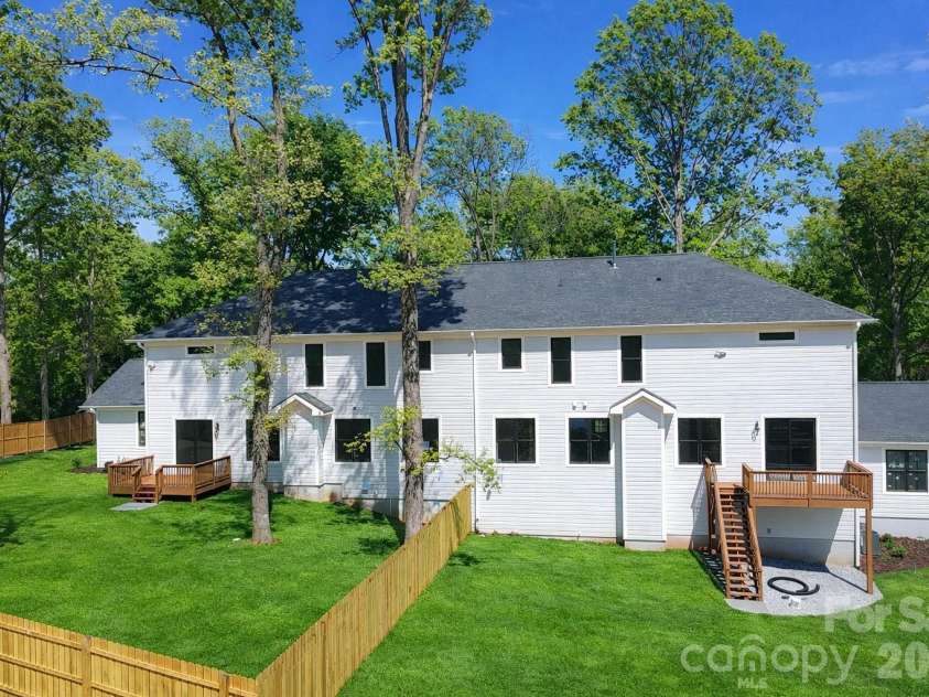 4304 Tangle Drive, Charlotte, NC 28211.  MLS# CAR4363691, YatesRealty ID 27060. Back