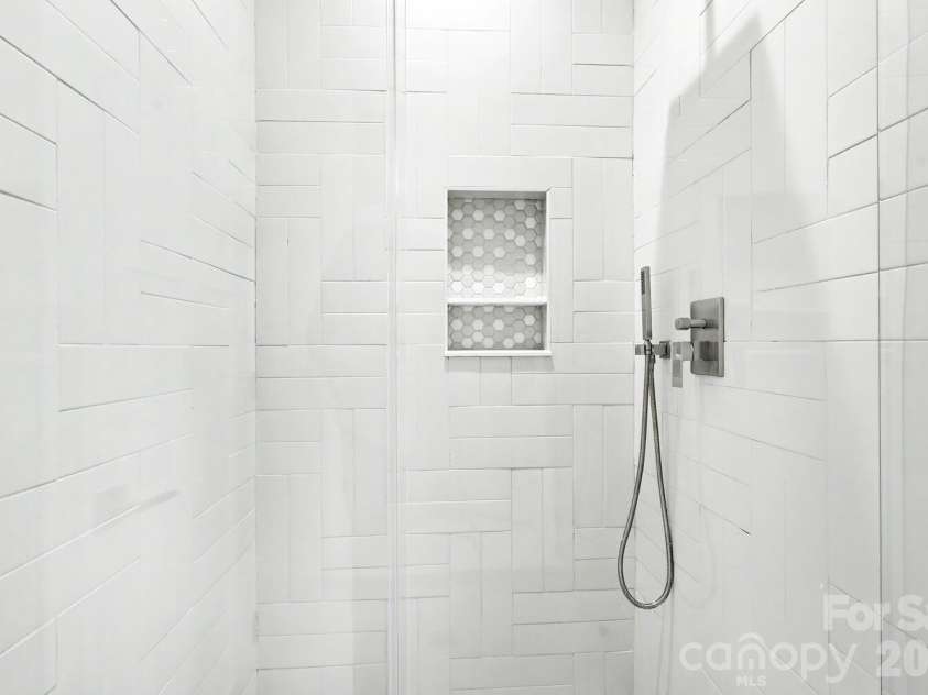 4304 Tangle Drive, Charlotte, NC 28211.  MLS# CAR4363691, YatesRealty ID 27060. Bathroom -1st floor