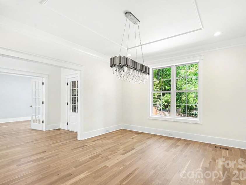 4304 Tangle Drive, Charlotte, NC 28211.  MLS# CAR4363691, YatesRealty ID 27060. Dining Room