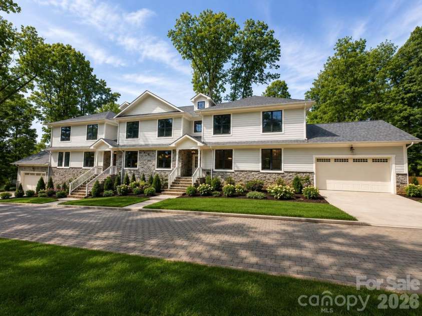 4304 Tangle Drive, Charlotte, NC 28211.  MLS# CAR4363691, YatesRealty ID 27060. Front