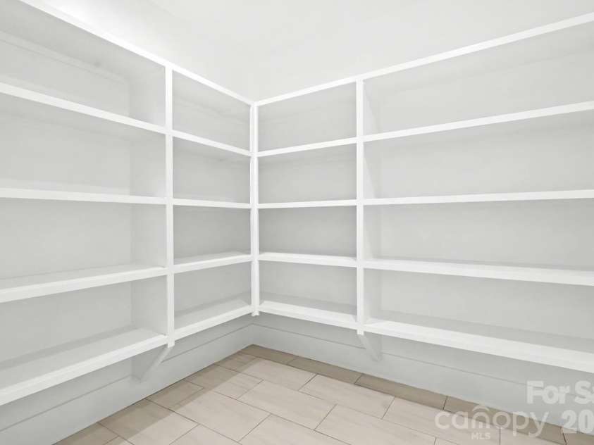 4304 Tangle Drive, Charlotte, NC 28211.  MLS# CAR4363691, YatesRealty ID 27060. Pantry