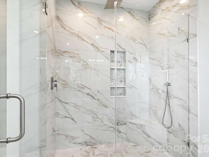 4304 Tangle Drive, Charlotte, NC 28211.  MLS# CAR4363691, YatesRealty ID 27060. Primary Shower