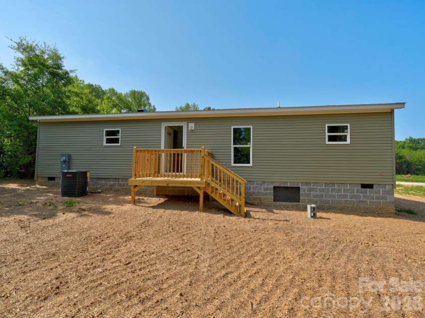 355 Middle Brook Drive, Rockwell, NC 28138.  MLS# CAR4378974, YatesRealty ID 27061. 