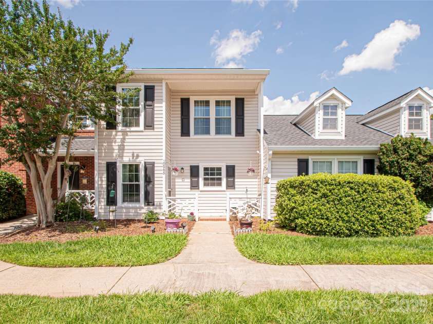 10945 Winterbourne Court, Charlotte, NC 28277.  MLS# CAR4263470, YatesRealty ID 27062. 