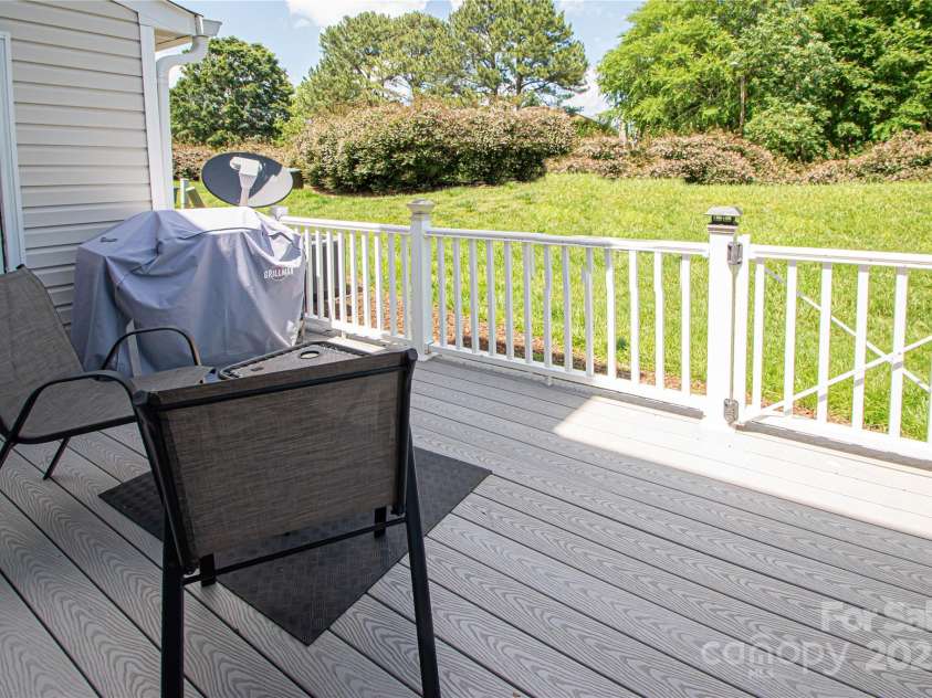 10945 Winterbourne Court, Charlotte, NC 28277.  MLS# CAR4263470, YatesRealty ID 27062. 