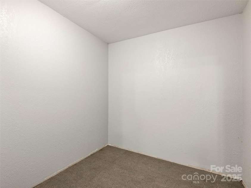 422 Day Lily Drive, Leicester, NC 28748.  MLS# CAR4278707, YatesRealty ID 27063. 