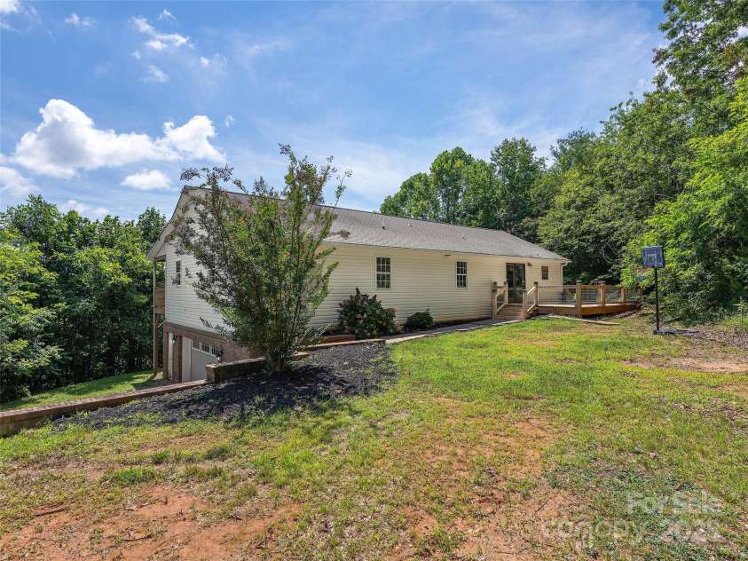 422 Day Lily Drive, Leicester, NC 28748.  MLS# CAR4278707, YatesRealty ID 27063. 