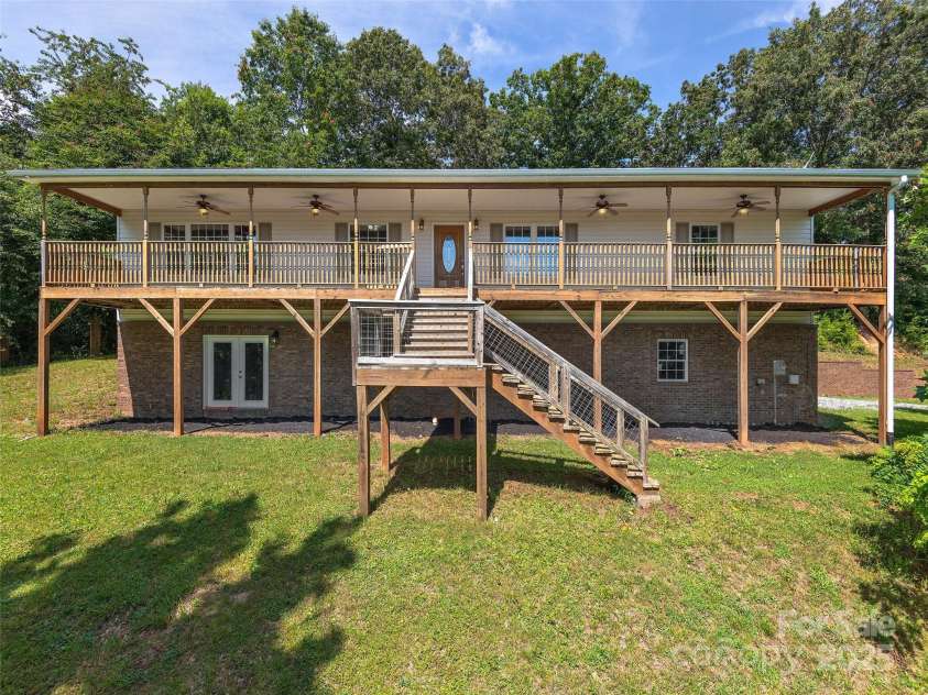 422 Day Lily Drive, Leicester, NC 28748.  MLS# CAR4278707, YatesRealty ID 27063. 